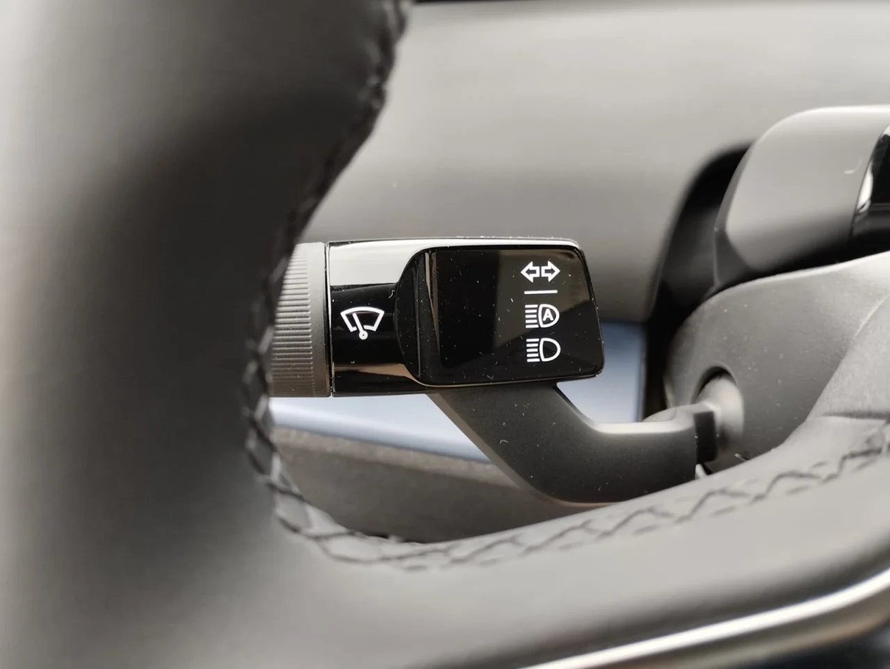 Volvo EX30 Black Edition P5 Long Range 4