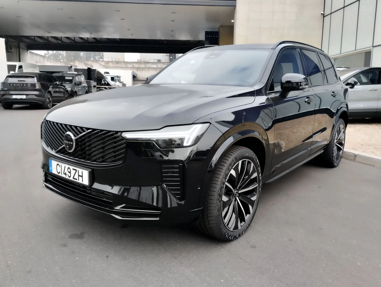 Volvo XC90 T8 Plus Dark PHEV 455cv - 7 Lugares