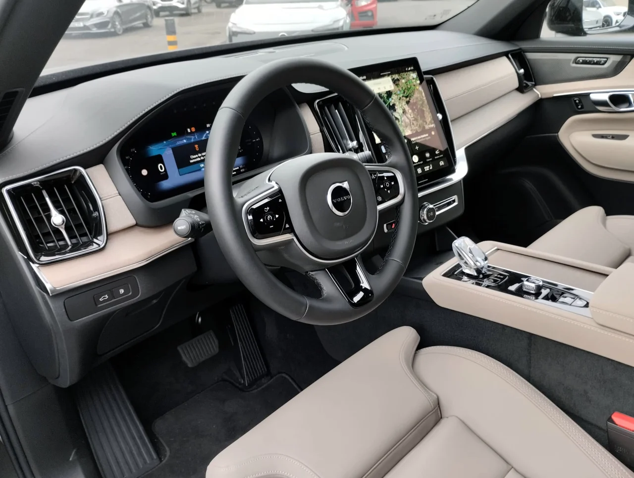 Volvo XC90 T8 Plus Dark PHEV 455cv - 7 Lugares 1