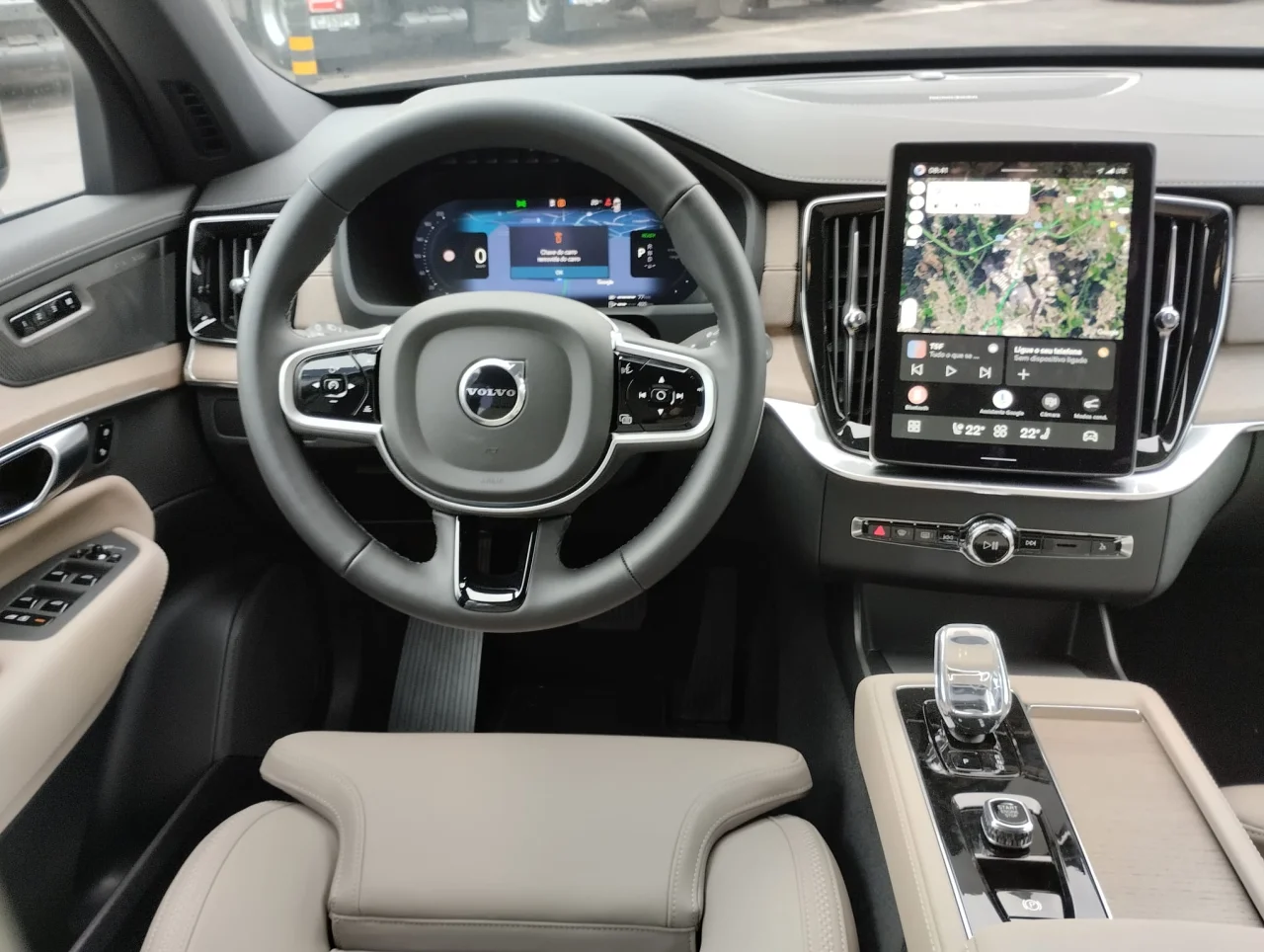 Volvo XC90 T8 Plus Dark PHEV 455cv - 7 Lugares 2