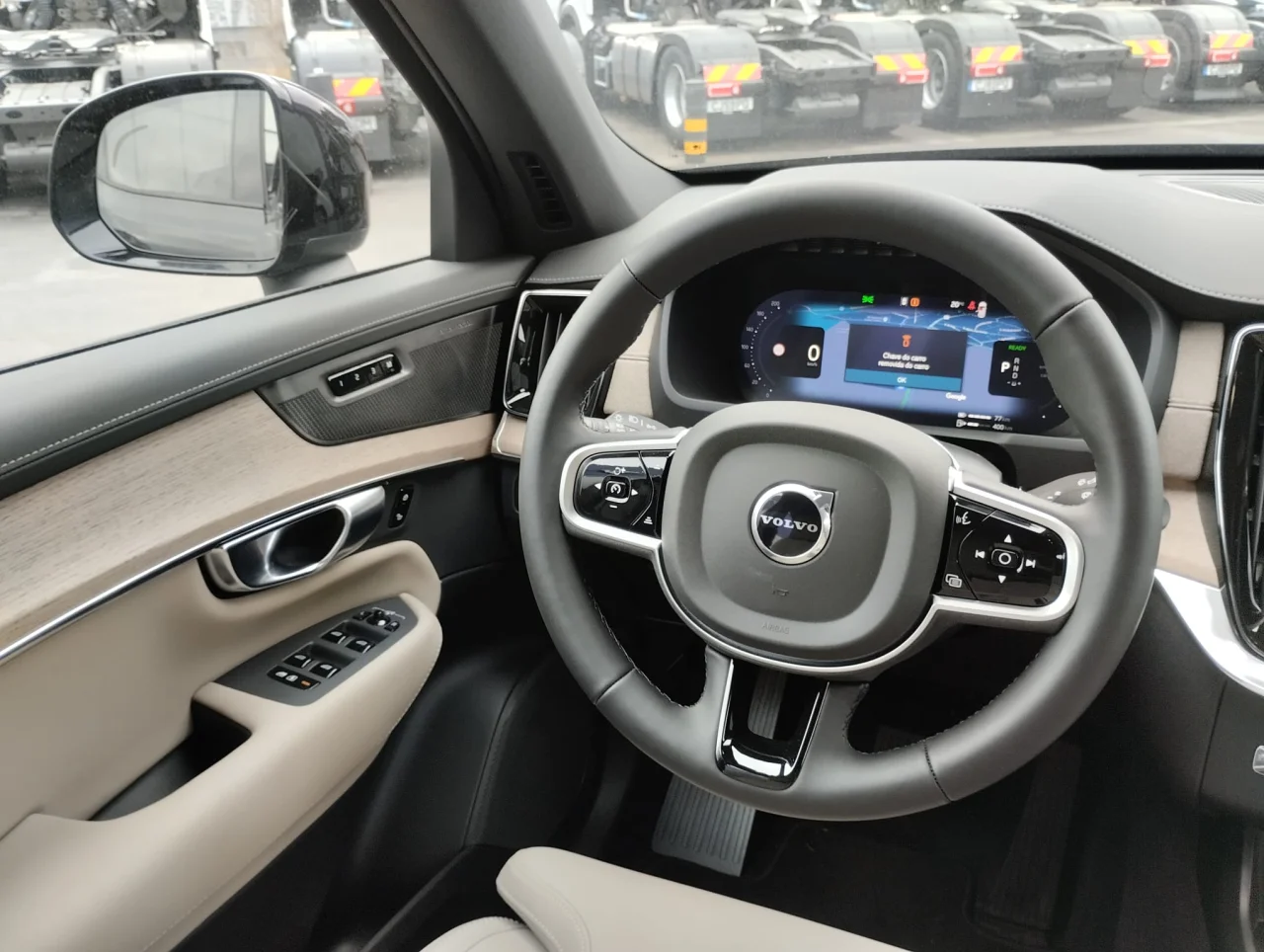 Volvo XC90 T8 Plus Dark PHEV 455cv - 7 Lugares 3