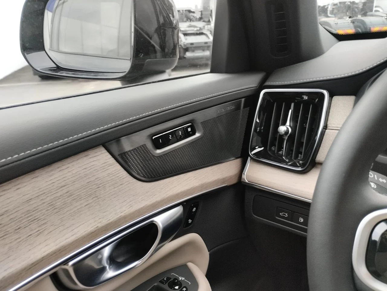 Volvo XC90 T8 Plus Dark PHEV 455cv - 7 Lugares 9