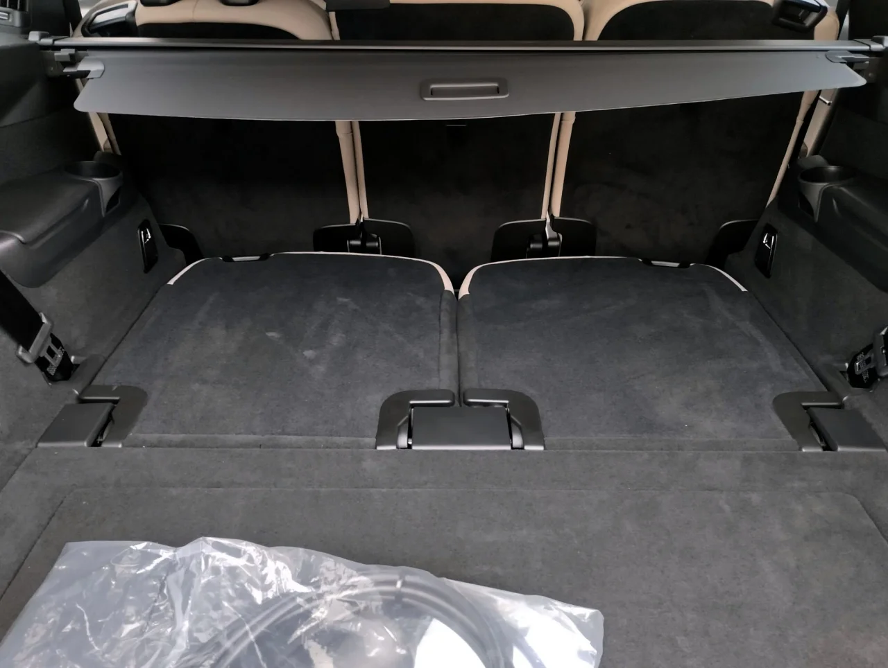 Volvo XC90 T8 Plus Dark PHEV 455cv - 7 Lugares 13