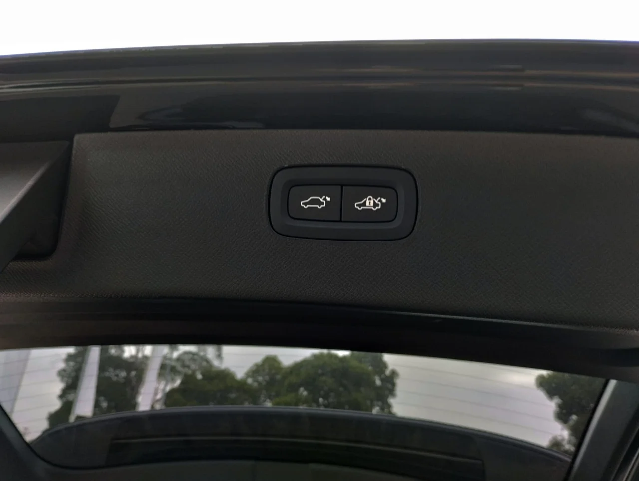 Volvo XC90 T8 Plus Dark PHEV 455cv - 7 Lugares 14
