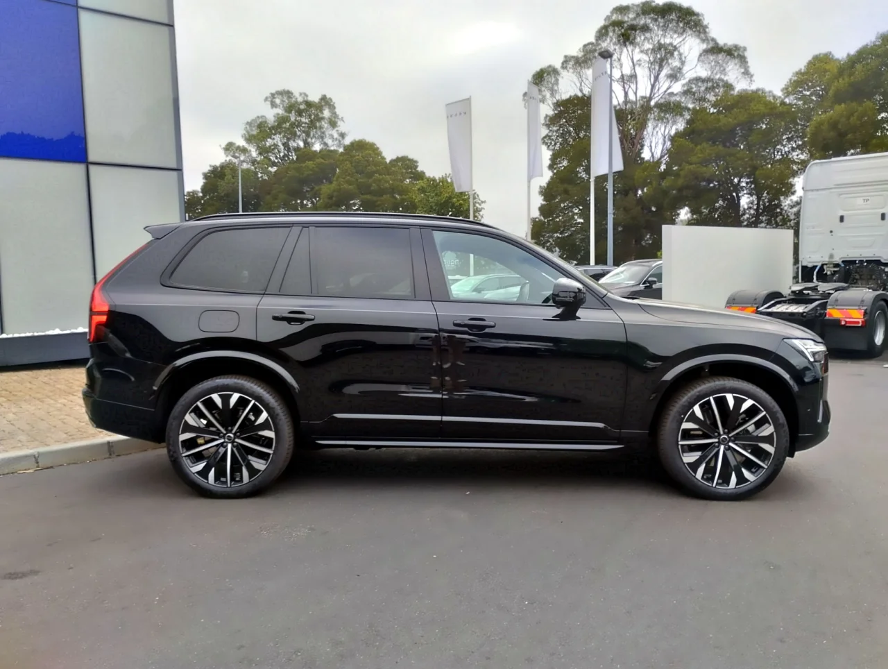 Volvo XC90 T8 Plus Dark PHEV 455cv - 7 Lugares 15