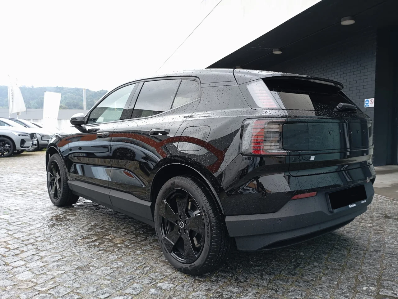 Volvo EX30 Black Edition Single Motor Extended Range 4