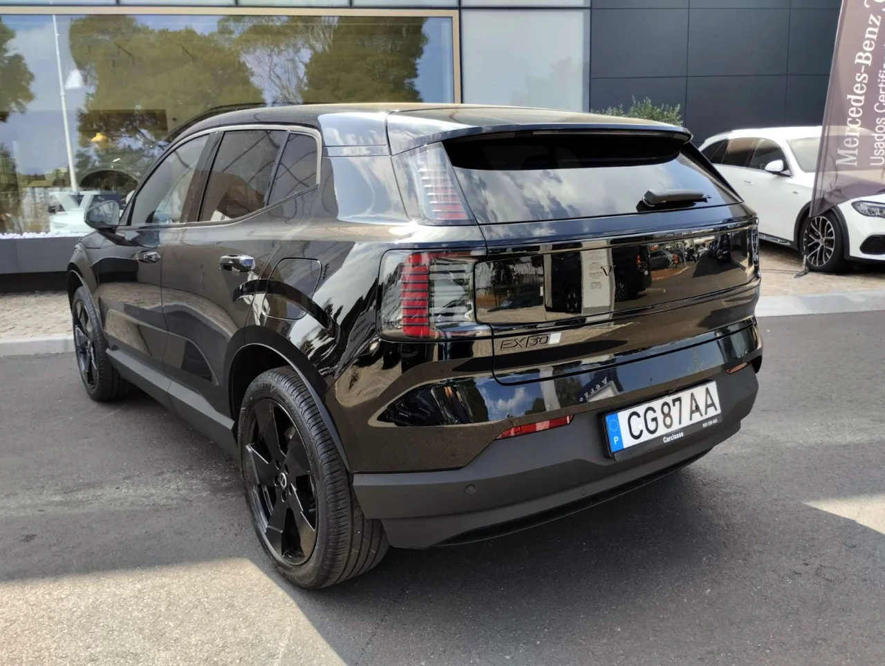 Volvo EX30 Black Edition Single Motor Extended Range 13