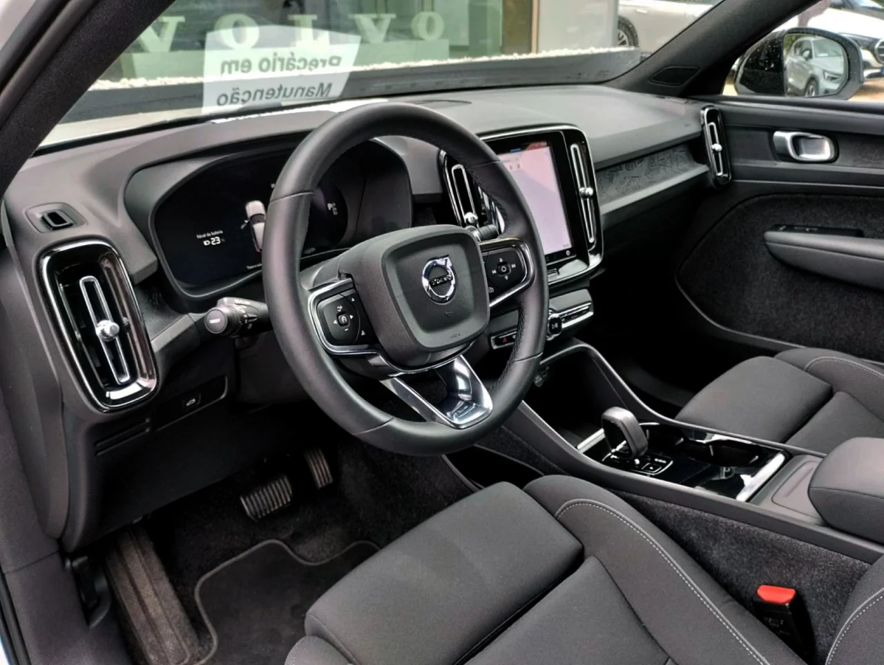 Volvo XC40 Recharge Extended Range Plus 252cv 1