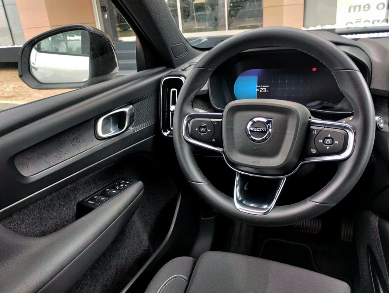 Volvo XC40 Recharge Extended Range Plus 252cv 3