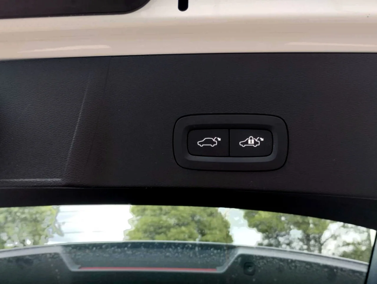 Volvo XC40 Recharge Extended Range Plus 252cv 9