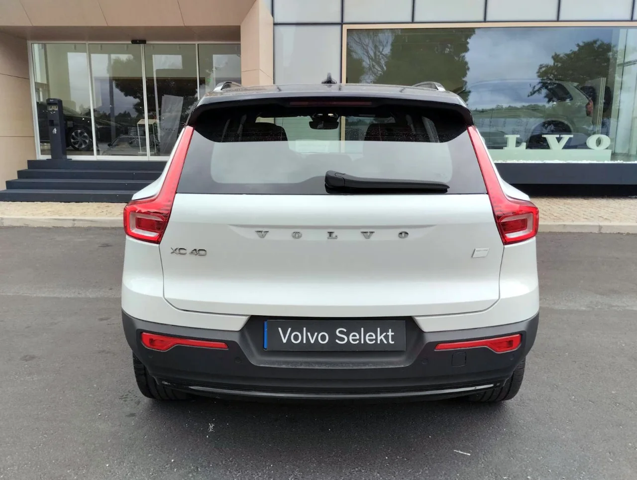 Volvo XC40 Recharge Extended Range Plus 252cv 13