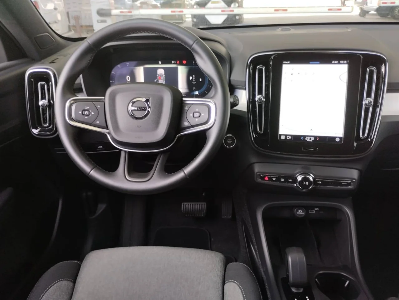 Volvo XC40 B3 Core Auto 3