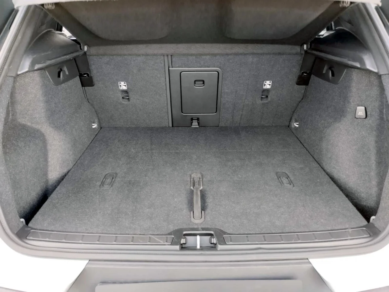 Volvo XC40 B3 Core Auto 9