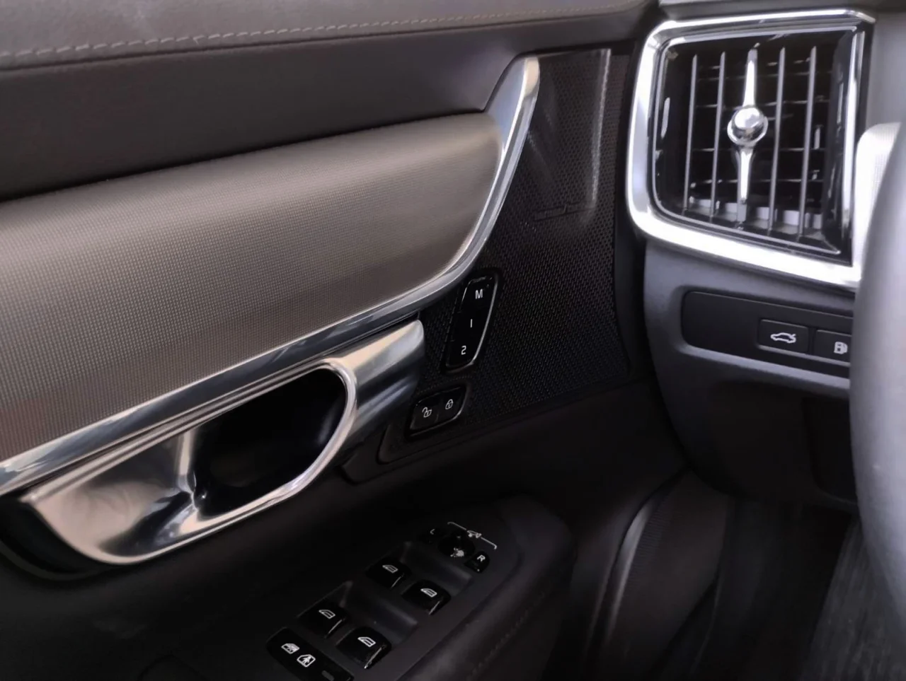Volvo V90 T6 Plus Dark 4