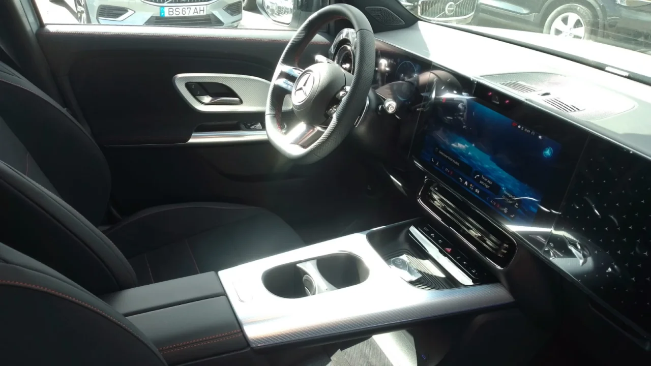 Mercedes Classe GLB 250+ AMG - 7 Lugares 4