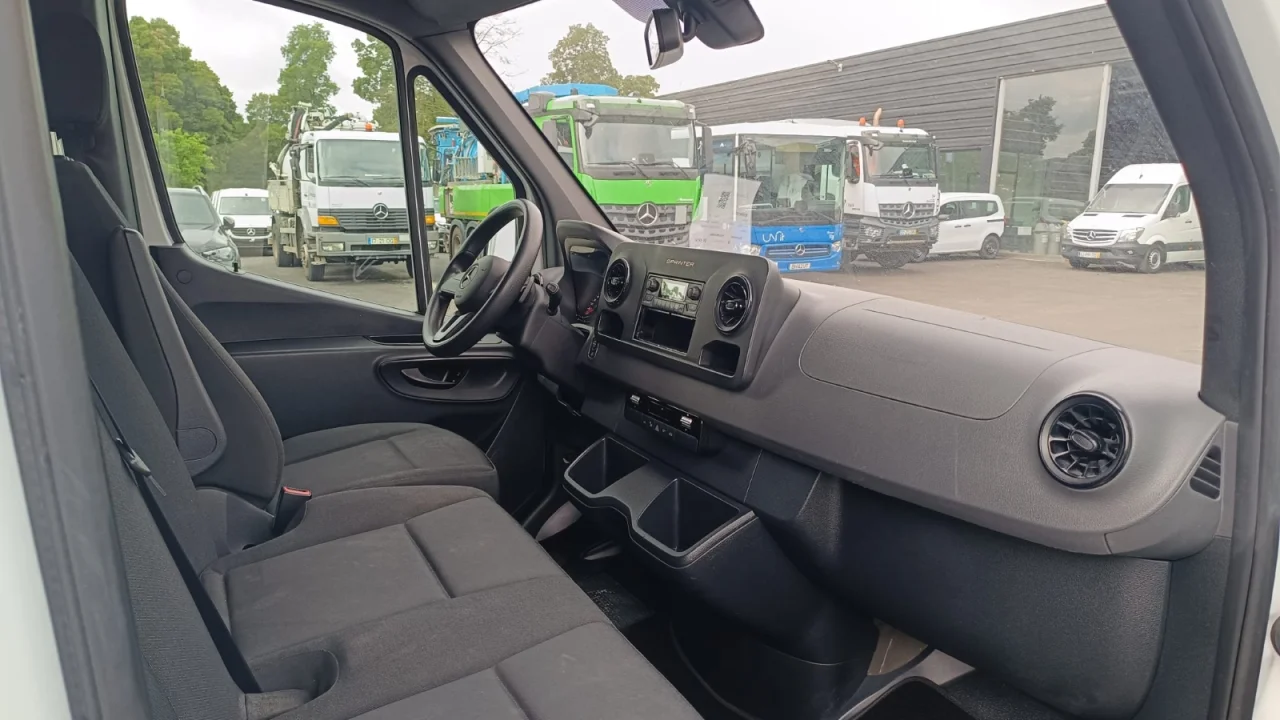 Mercedes Sprinter 215 CDI / 32 3 T 1
