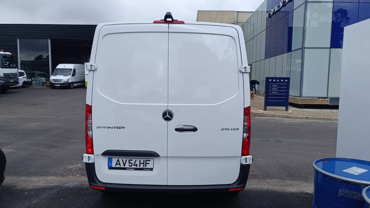 Mercedes Sprinter 215 CDI / 32 3 T 2
