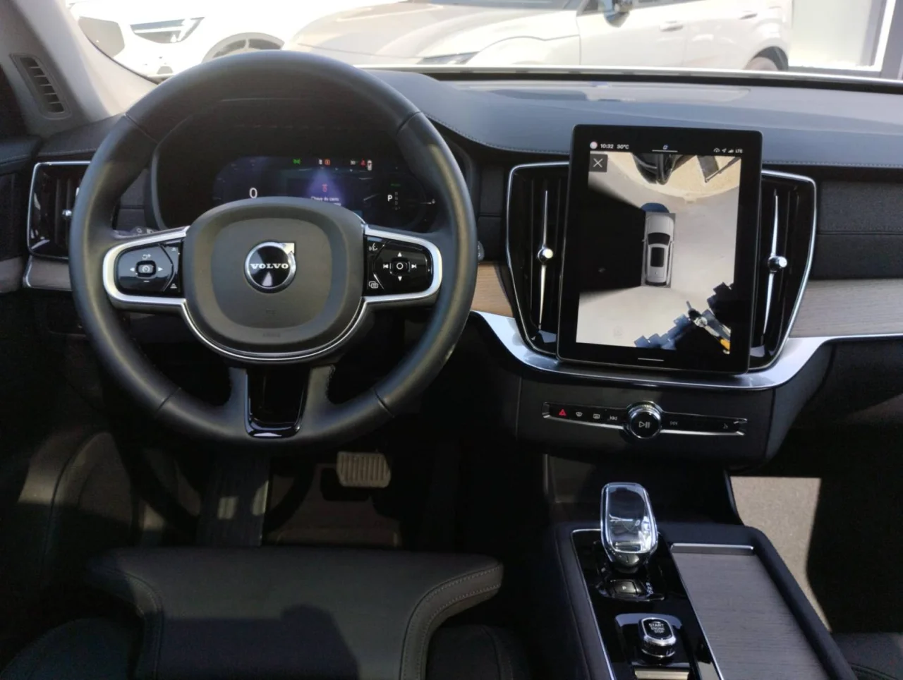 Volvo XC90 T8 Plus Dark - 7 Lugares 1