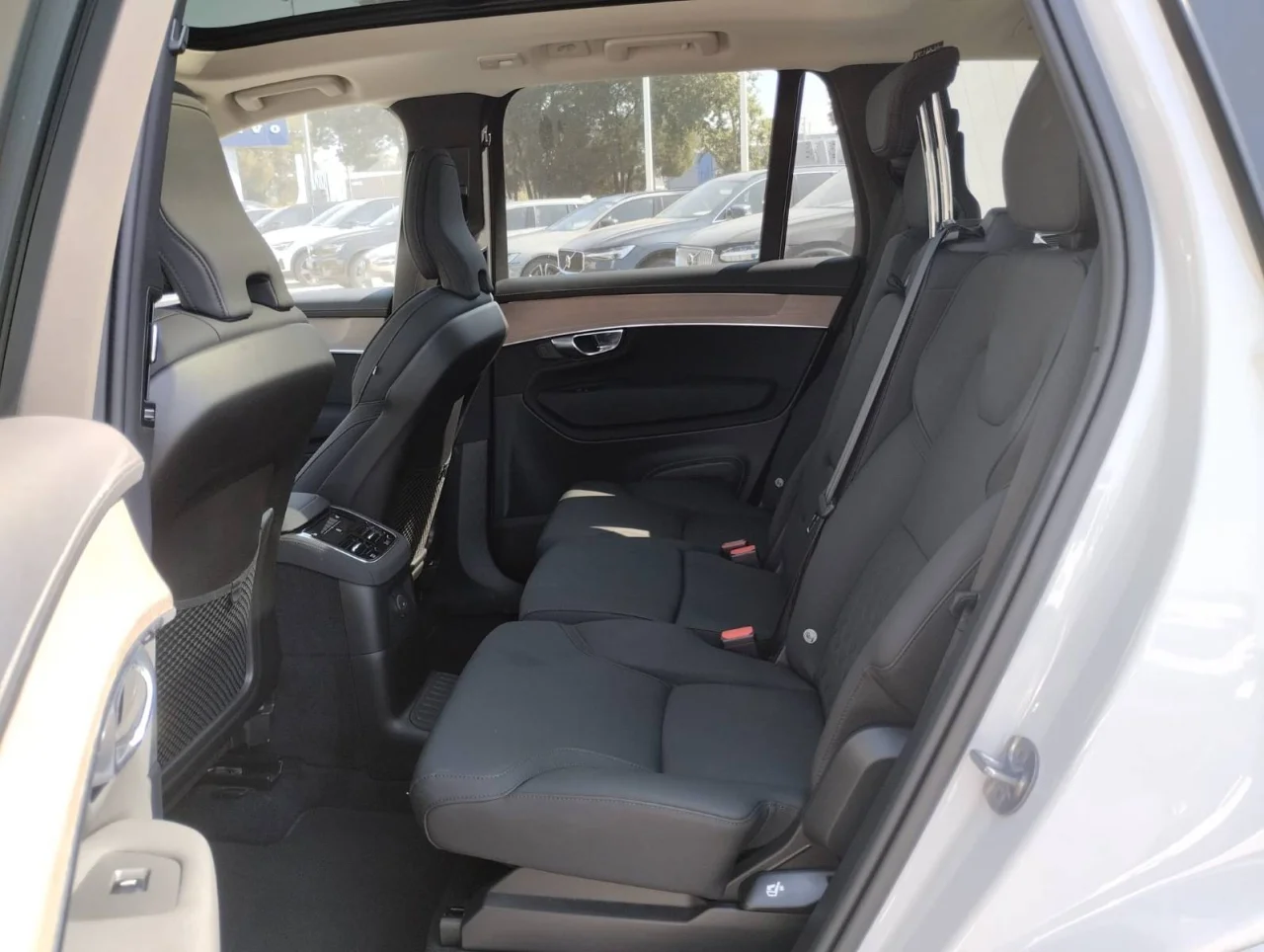 Volvo XC90 T8 Plus Dark - 7 Lugares 3