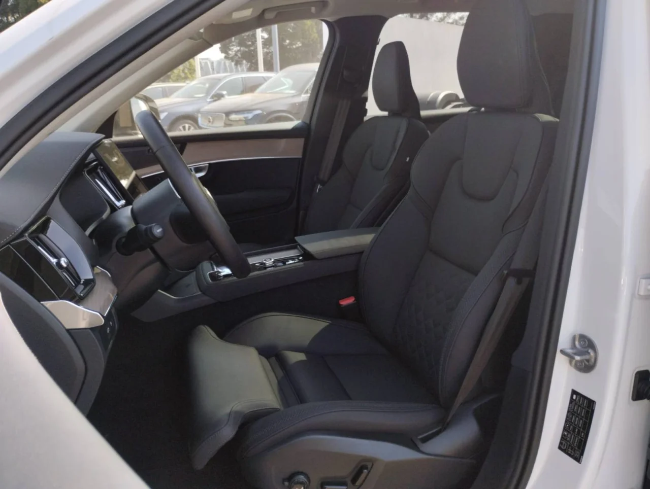 Volvo XC90 T8 Plus Dark - 7 Lugares 4