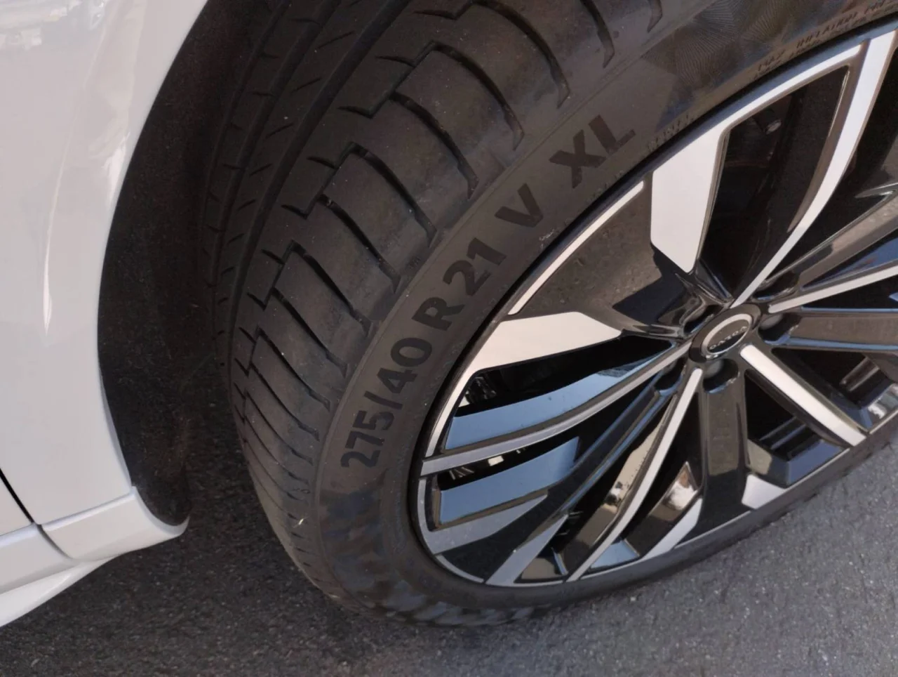 Volvo XC90 T8 Plus Dark - 7 Lugares 10
