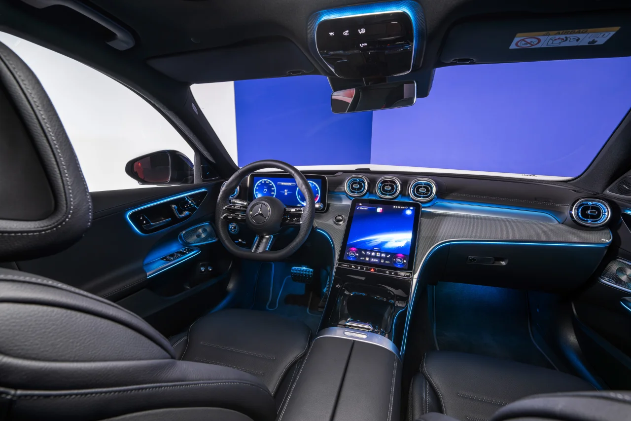 O novo Mercedes-Benz Classe C: Força refinada. Continuidade confiável. 2