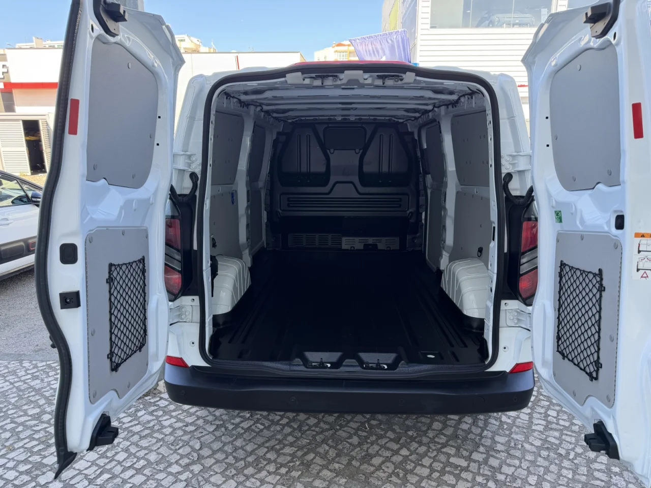 FOrd Transit Custom L2 Van Trend 2.0 EcoBlue 9