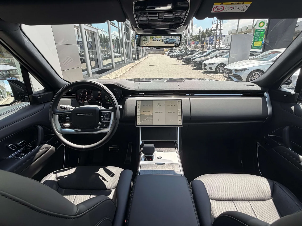 Land Rover Range Rover 3.0 P460e SE - SWB PHEV 1