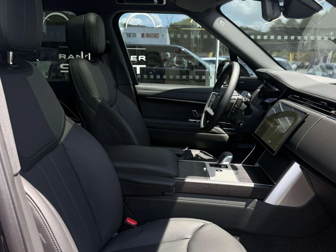 Land Rover Range Rover 3.0 P460e SE - SWB PHEV 2