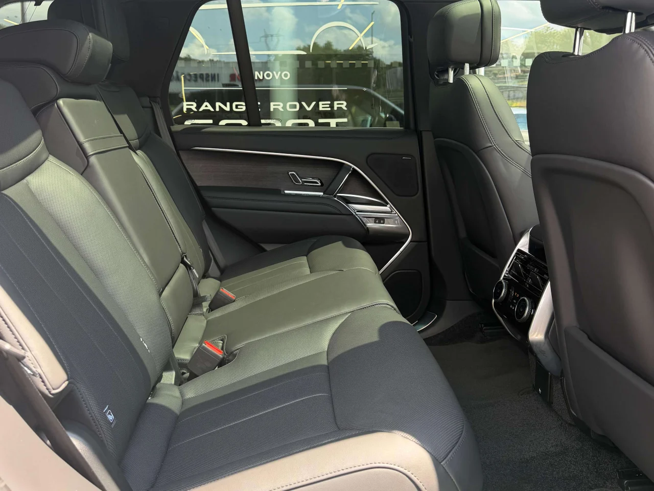 Land Rover Range Rover 3.0 P460e SE - SWB PHEV 4