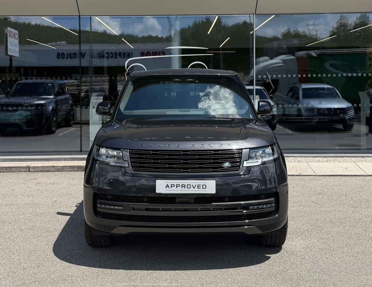 Land Rover Range Rover 3.0 P460e SE - SWB PHEV 8