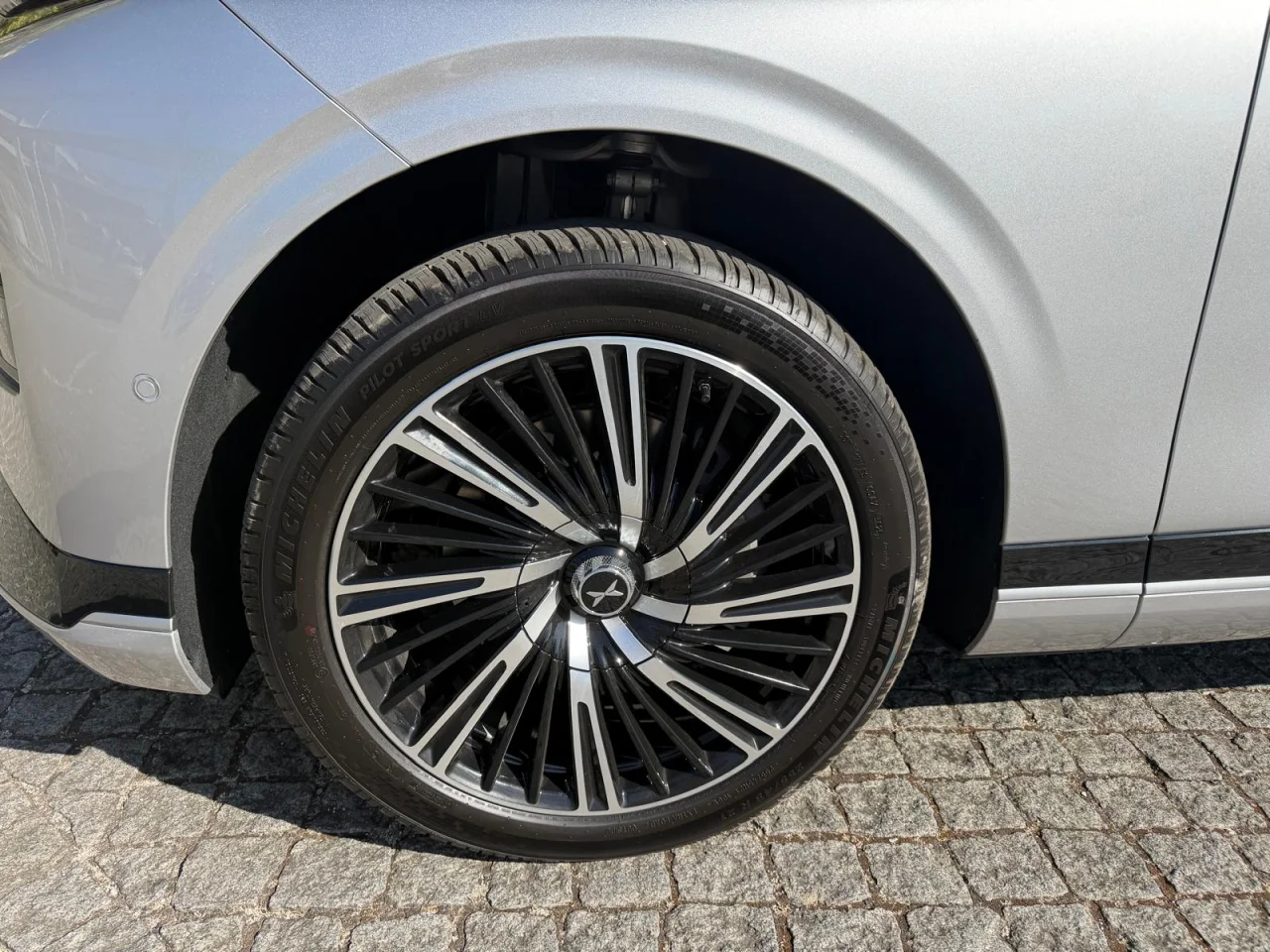 Xpeng G9 79 kWh Standard Range Jante 21 10