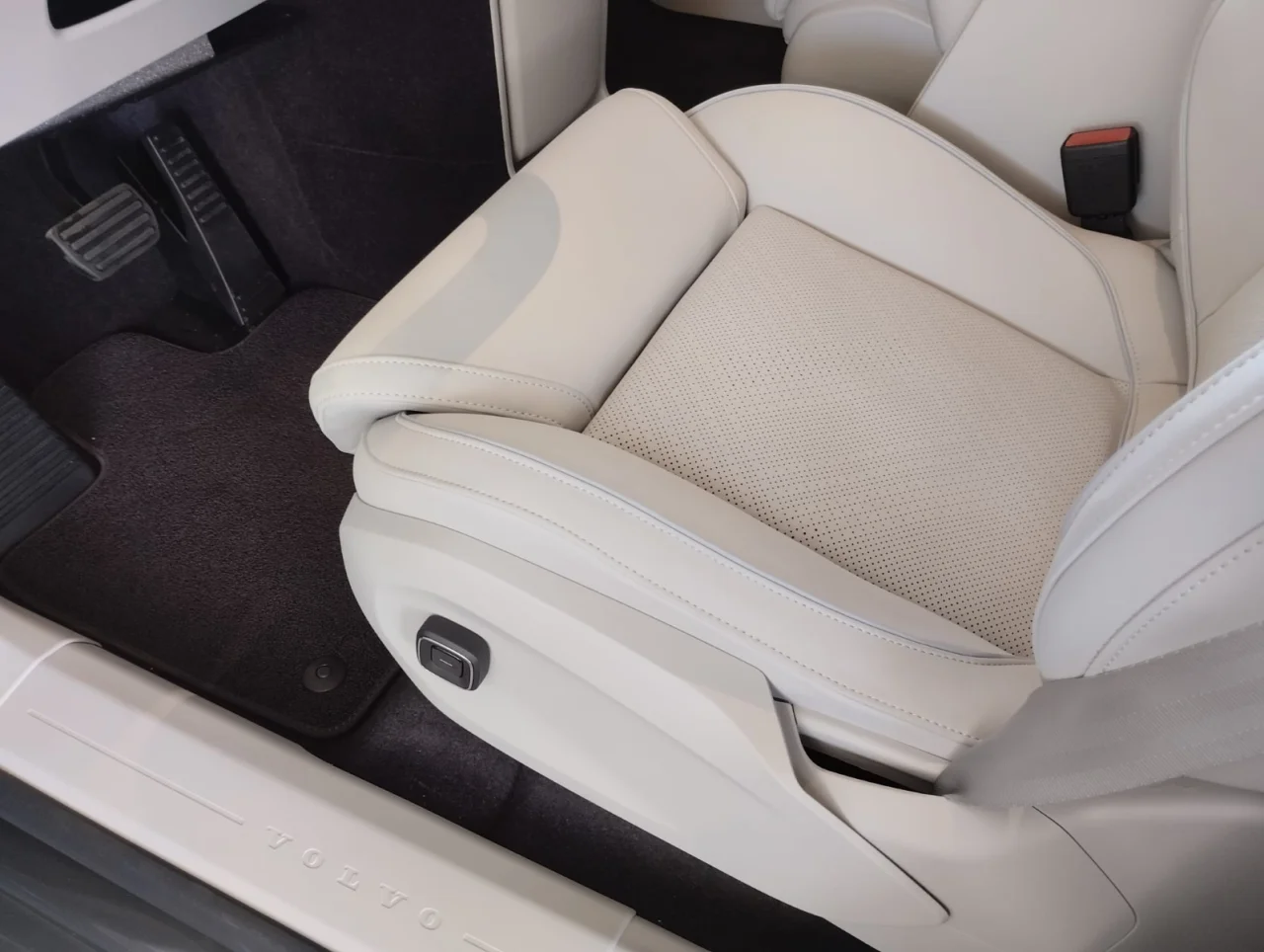 Volvo EX 60 P 10 Ultra AWD 9