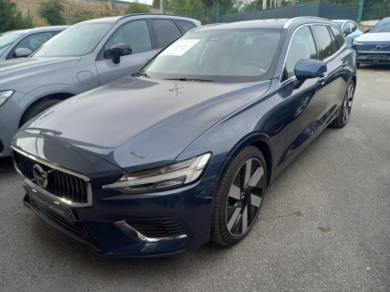 Volvo V60 T6 Core PHEV 0