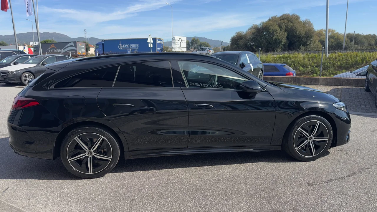 Mercedes Classe CLA 250 + Shooting Brake AMG 11
