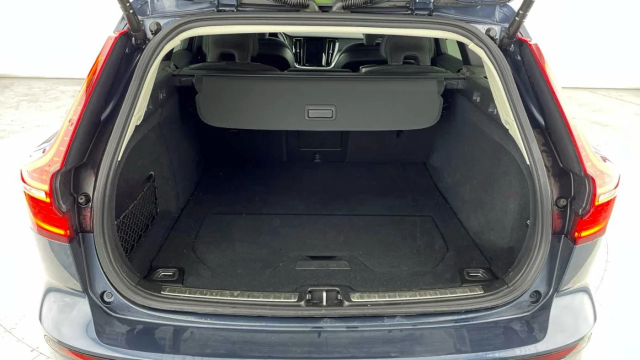 Volvo V60 T6 PHEV 350cv Core 11