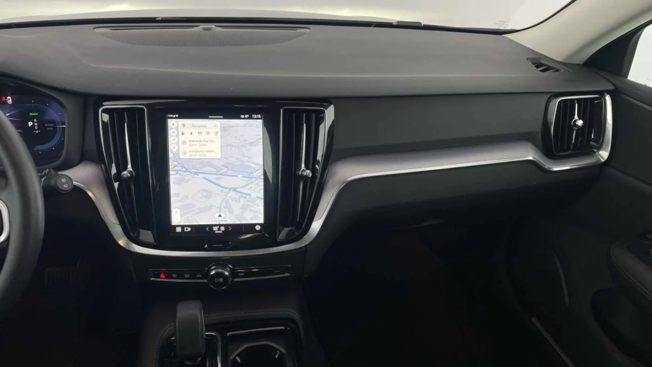 Volvo V60 T6 PHEV 350cv Core 3