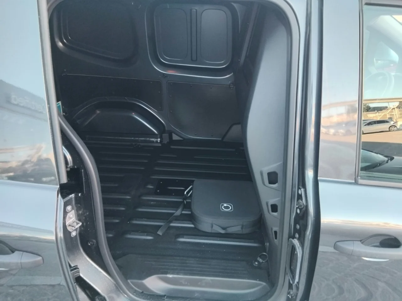Mercedes e-Citan Van 4