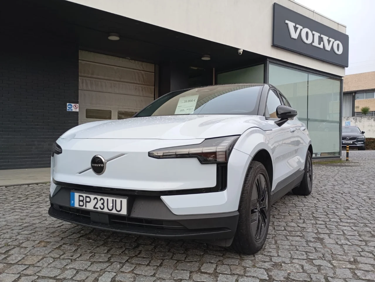 Volvo EX30 Plus 51 kwh