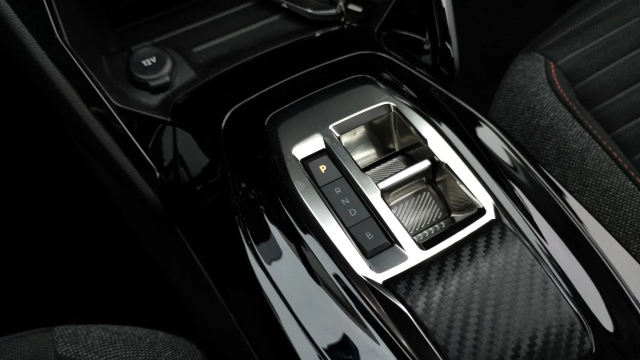 Peugeot e-208 Active Pack 50 kwh 10